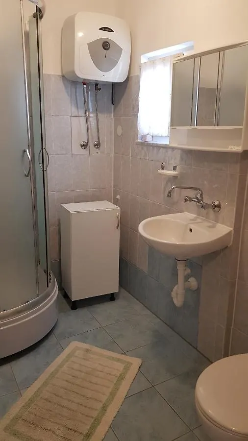 Apartment Excelente Vir 0*,  Croatia